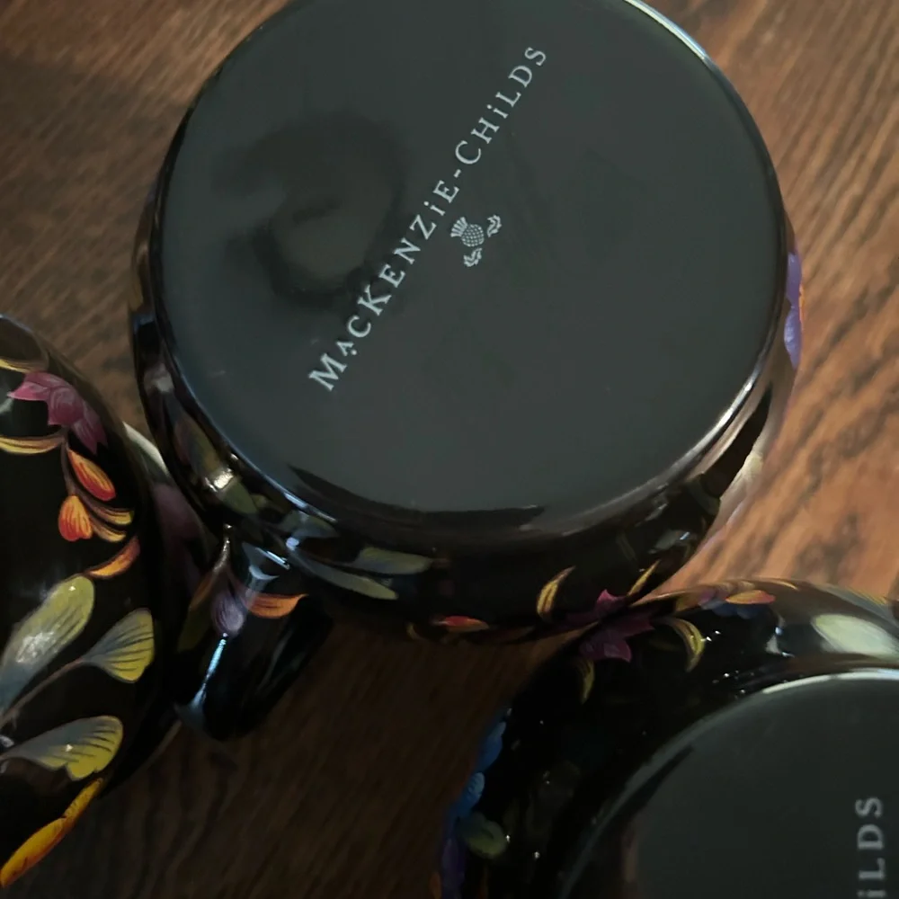 MacKenzie-Childs Black Flower Market Mugs set of 4. - Picture 2 of 7